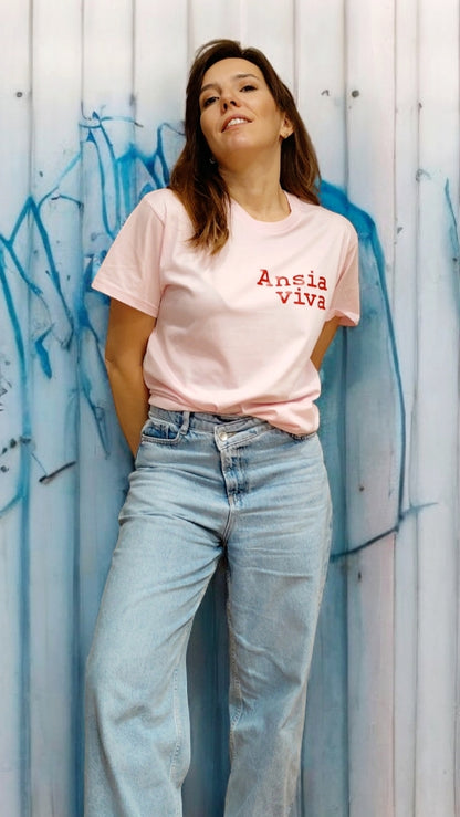 Camiseta Ansia Viva en color rosa claro con diseño original y divertido de Ruedublond, ideal para mujer. Perfecta para la temporada primavera-verano SS 2024.